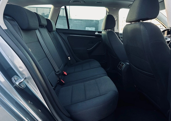 Volkswagen Golf cena 22990 przebieg: 239209, rok produkcji 2010 z Warszawa małe 191